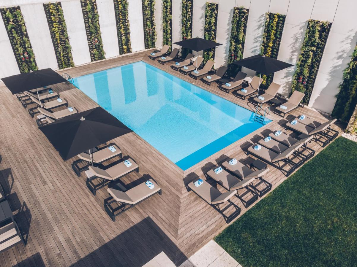 Iberostar Selection Lisboa Otel Dış mekan fotoğraf The pool at the hotel